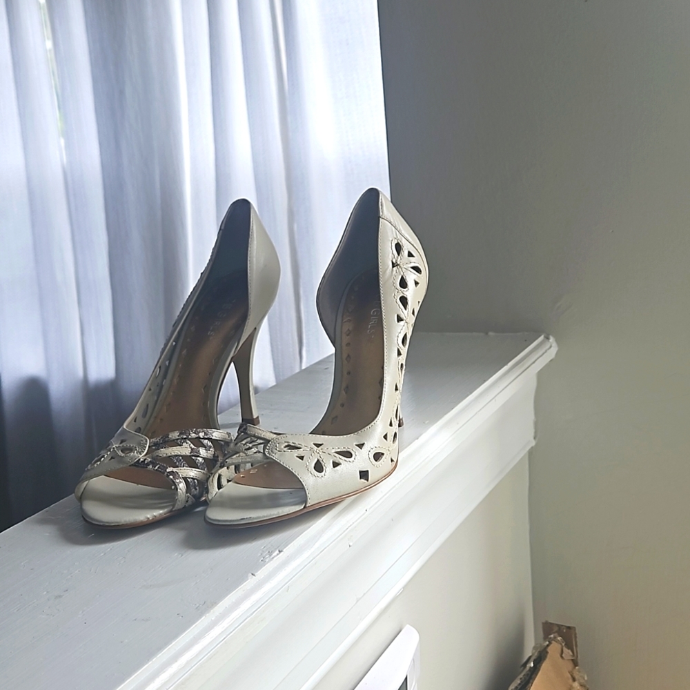 BCBG shoes